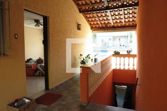 Entrada Casa Corredor para Varanda de casa para alugar com 3 quartos, 549m² em Vila Comercial, São Paulo