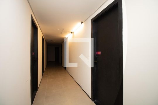 Área comum - hall do andar  de kitnet/studio à venda com 1 quarto, 21m² em Indianópolis, São Paulo