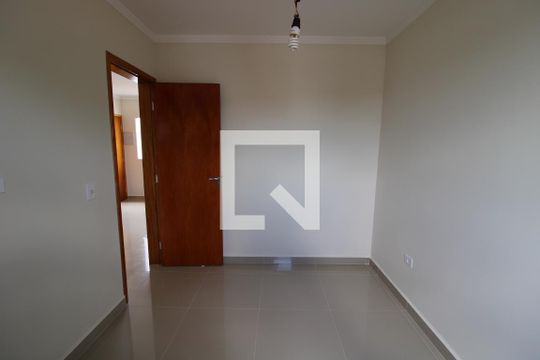 Quarto 2 de apartamento para alugar com 2 quartos, 47m² em Vila Nivi, São Paulo