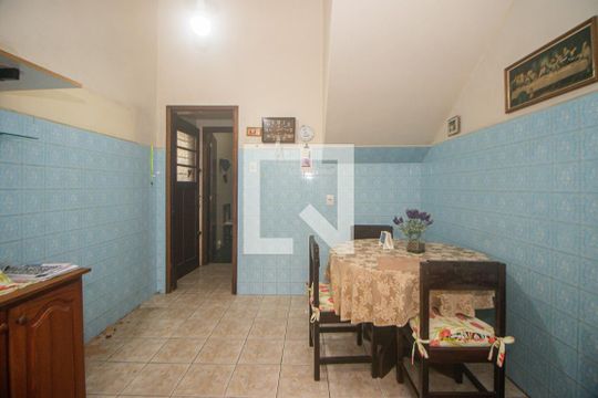 Cozinha de casa para alugar com 3 quartos, 150m² em Higienópolis, Porto Alegre
