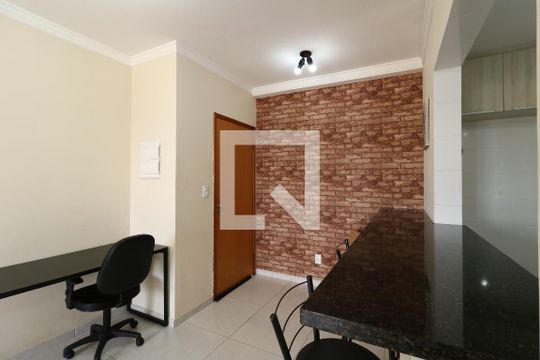 Sala de apartamento para alugar com 2 quartos, 53m² em Vila Alpina, Santo André