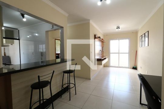 Sala de apartamento para alugar com 2 quartos, 53m² em Vila Alpina, Santo André