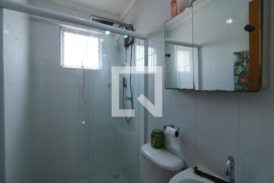 Banheiro de apartamento para alugar com 2 quartos, 53m² em Vila Alpina, Santo André