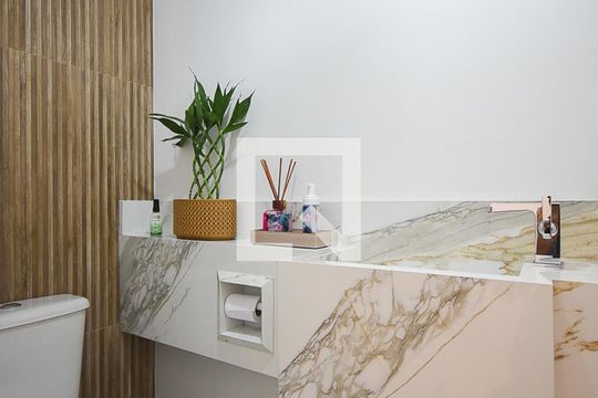 Lavabo de apartamento para alugar com 2 quartos, 82m² em Vila Suzana, São Paulo