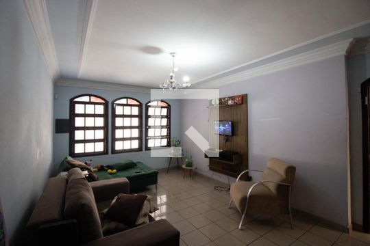 Casa à venda com 3 quartos, 250m² em Jardim Nossa Senhora do Carmo, São Paulo
