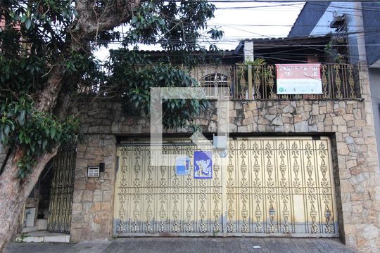 Fachada de casa à venda com 3 quartos, 240m² em Penha de França, São Paulo