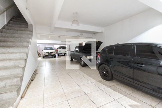 Garagem de casa para alugar com 4 quartos, 500m² em Vila Prudente, São Paulo