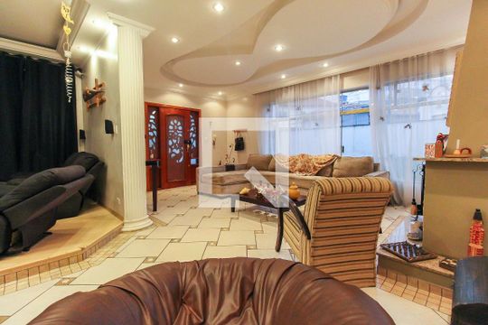 Casa para alugar com 4 quartos, 500m² em Vila Prudente, São Paulo