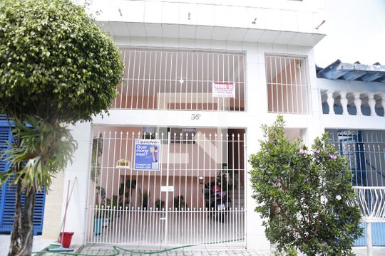 Fachada de casa à venda com 2 quartos, 100m² em Jardim Antártica, São Paulo