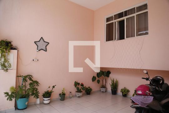 Garagem de casa à venda com 2 quartos, 100m² em Jardim Antártica, São Paulo