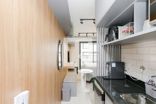 Cozinha  de kitnet/studio para alugar com 1 quarto, 24m² em Brooklin Paulista, São Paulo