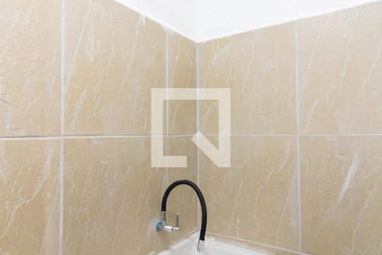 Banheiro de kitnet/studio para alugar com 1 quarto, 25m² em Vila Monteiro Lobato, Guarulhos