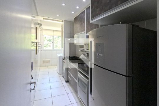Cozinha de apartamento para alugar com 3 quartos, 84m² em Marapé, Santos