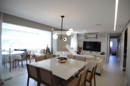 Sala de apartamento à venda com 3 quartos, 140m² em Vila Dom Pedro I, São Paulo