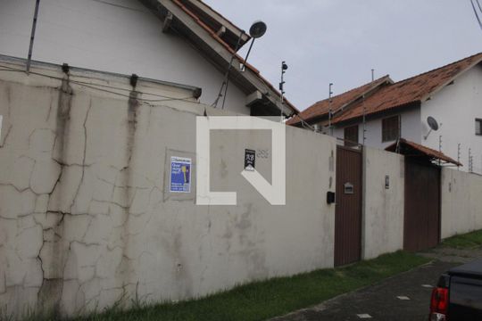 Fachada de casa de condomínio para alugar com 3 quartos, 160m² em Bela Vista, Alvorada