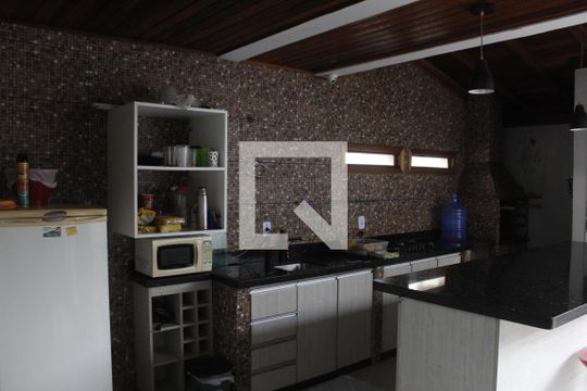Cozinha de casa de condomínio para alugar com 3 quartos, 160m² em Bela Vista, Alvorada