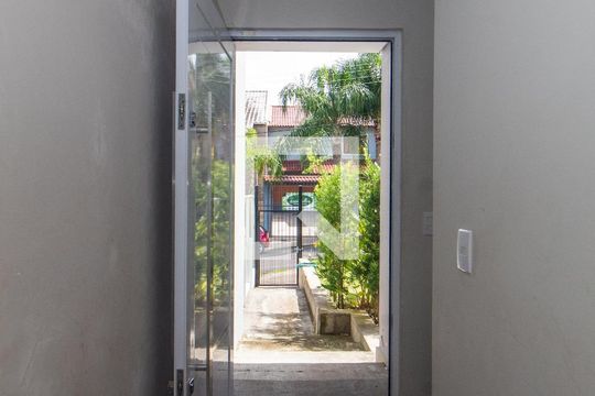 Corredor de casa à venda com 2 quartos, 100m² em Guarujá, Porto Alegre