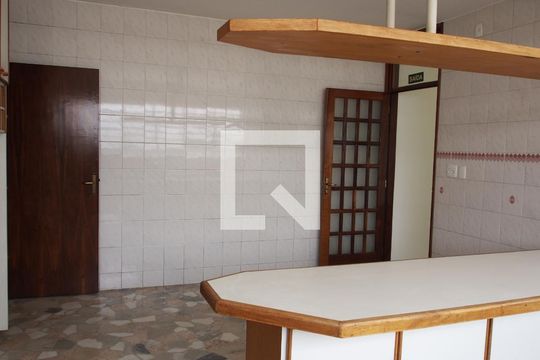 Cozinha de casa para alugar com 3 quartos, 266m² em Jardim Messina, Jundiaí