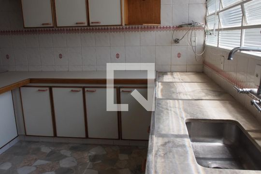 Cozinha de casa para alugar com 3 quartos, 266m² em Jardim Messina, Jundiaí