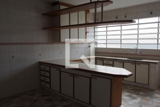 Cozinha de casa para alugar com 3 quartos, 266m² em Jardim Messina, Jundiaí