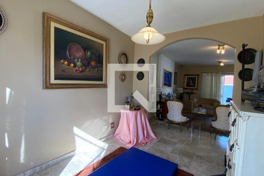 Sala de casa de condomínio à venda com 4 quartos, 320m² em Tamboré, Santana de Parnaíba
