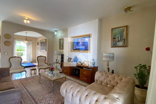 Sala de casa de condomínio à venda com 4 quartos, 320m² em Tamboré, Santana de Parnaíba