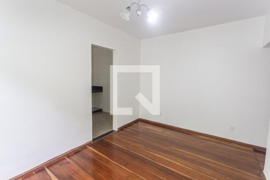 Casa à venda com 2 quartos, 65m² em Concórdia, Belo Horizonte