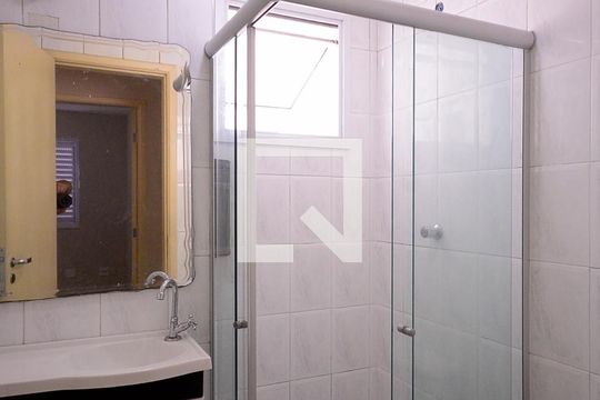 Banheiro  de apartamento à venda com 3 quartos, 67m² em Jardim Vergueiro (sacoma), São Paulo