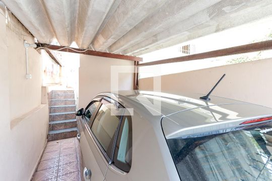 Garagem 1 de casa à venda com 5 quartos, 220m² em Vila Medeiros, São Paulo