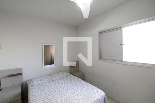 Quarto 1 de apartamento para alugar com 2 quartos, 58m² em Santa Mônica, Uberlândia