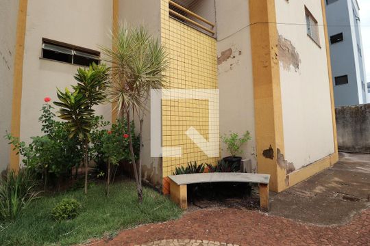 Área comum de apartamento para alugar com 2 quartos, 58m² em Santa Mônica, Uberlândia