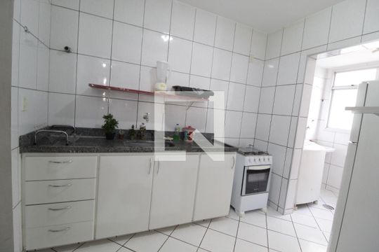 Cozinha de apartamento para alugar com 2 quartos, 58m² em Santa Mônica, Uberlândia