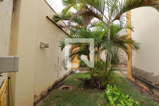 Área comum de apartamento para alugar com 2 quartos, 58m² em Santa Mônica, Uberlândia