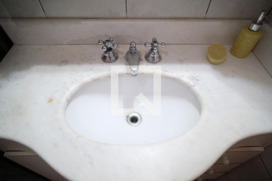 Pia de apartamento à venda com 2 quartos, 74m² em Cerqueira César, São Paulo