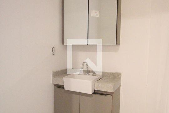 Banheiro de kitnet/studio para alugar com 1 quarto, 30m² em Tucuruvi, São Paulo