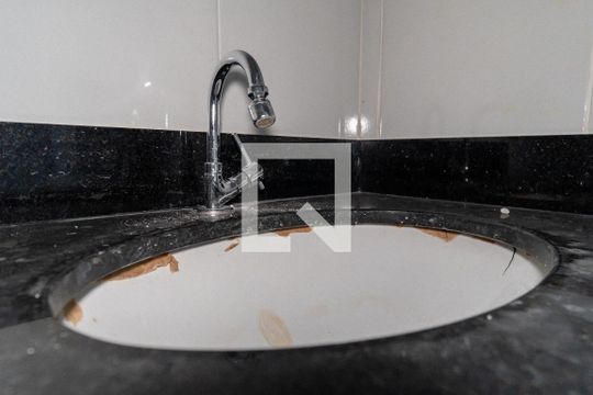 Banheiro Detalhe de apartamento para alugar com 2 quartos, 47m² em Vila Gea, São Paulo