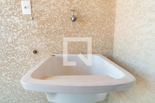 Área de serviço de apartamento para alugar com 2 quartos, 47m² em Vila Gea, São Paulo
