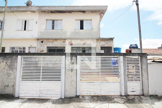 Fachada  de casa para alugar com 2 quartos, 133m² em Vila Santa Luzia, São Bernardo do Campo