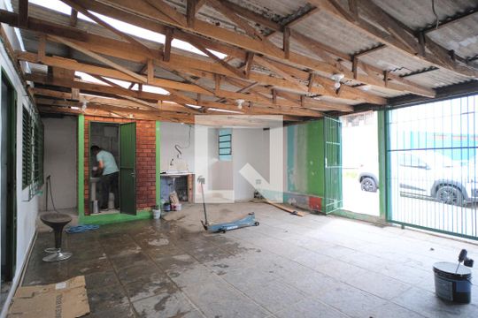 Garagem de casa à venda com 2 quartos, 250m² em Santa Rosa de Lima, Porto Alegre