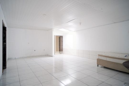 Sala de casa à venda com 2 quartos, 250m² em Santa Rosa de Lima, Porto Alegre