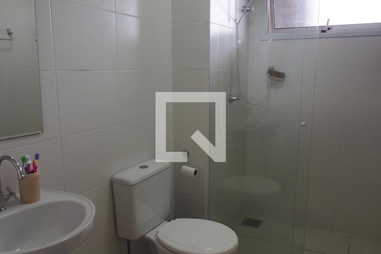 Banheiro de apartamento à venda com 2 quartos, 65m² em Medeiros, Jundiaí