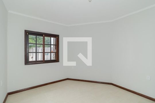 Quarto 2 de casa à venda com 3 quartos, 250m² em Sarandi, Porto Alegre