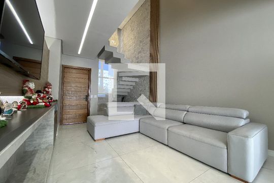 sala  de casa de condomínio à venda com 4 quartos, 188m² em Fátima, Canoas