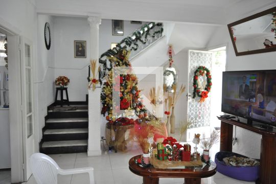 Casa à venda com 10 quartos, 450m² em Cachambi, Rio de Janeiro