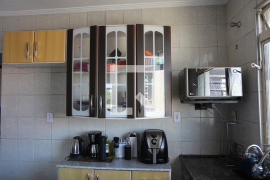 Cozinha - Armários de casa para alugar com 2 quartos, 100m² em Parque Independência, São Paulo