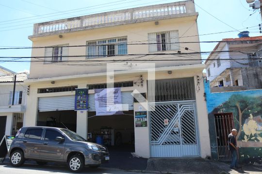 Fachada de casa para alugar com 2 quartos, 100m² em Parque Independência, São Paulo