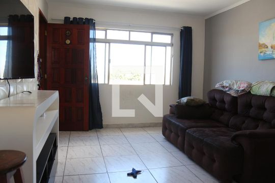 Casa para alugar com 2 quartos, 100m² em Parque Independência, São Paulo