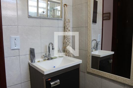 Banheiro 2 de casa para alugar com 2 quartos, 100m² em Parque Independência, São Paulo