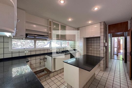 Cozinha de casa à venda com 3 quartos, 561m² em Granja Julieta, São Paulo