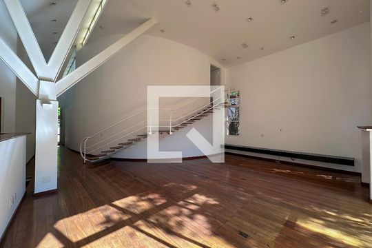 Sala de casa à venda com 3 quartos, 561m² em Granja Julieta, São Paulo